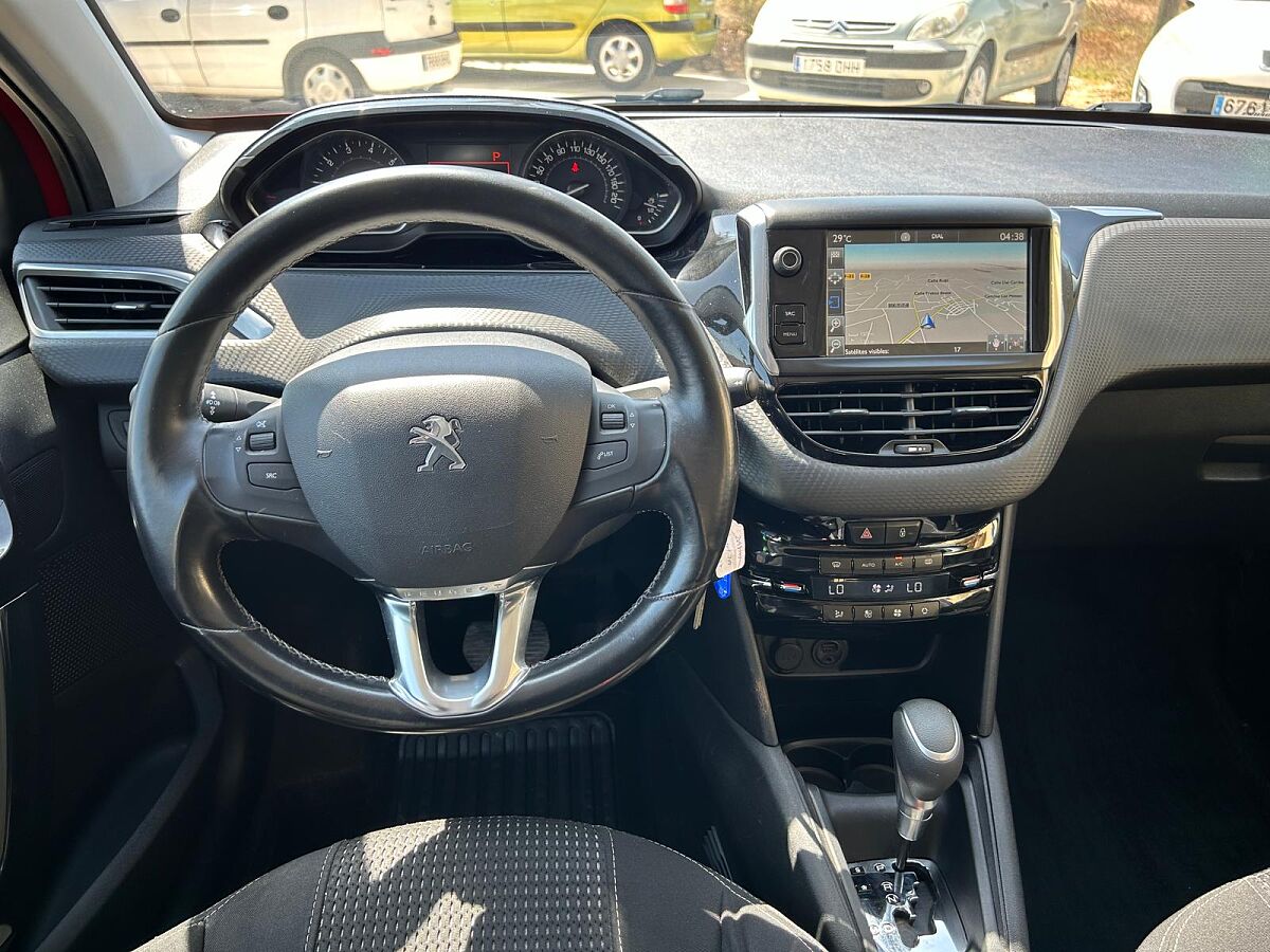 PEUGEOT 208 ALLURE 1.2 E-THP AUTO SPANISH LHD IN SPAIN 82000 MILES SUPERB 2015